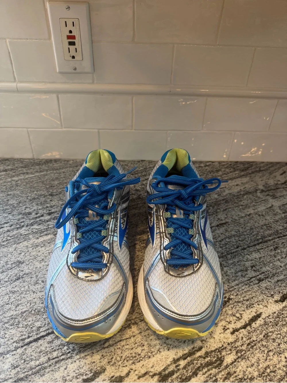 Women’s Brooks Adrenaline 15 Size 12 Wide/Mens 10.5